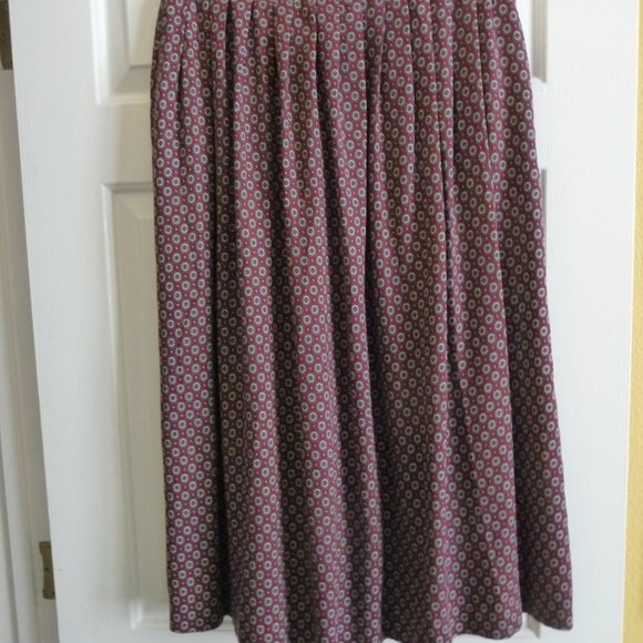 Unworn Bristol County blouse/skirt set - Picture 7 of 11